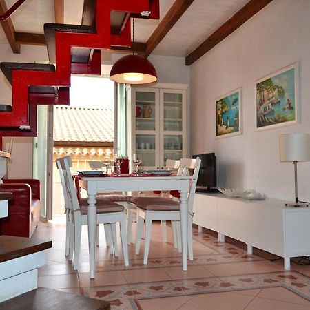 La "Casetta Rossa Del Borgo" Тропеа Екстер'єр фото