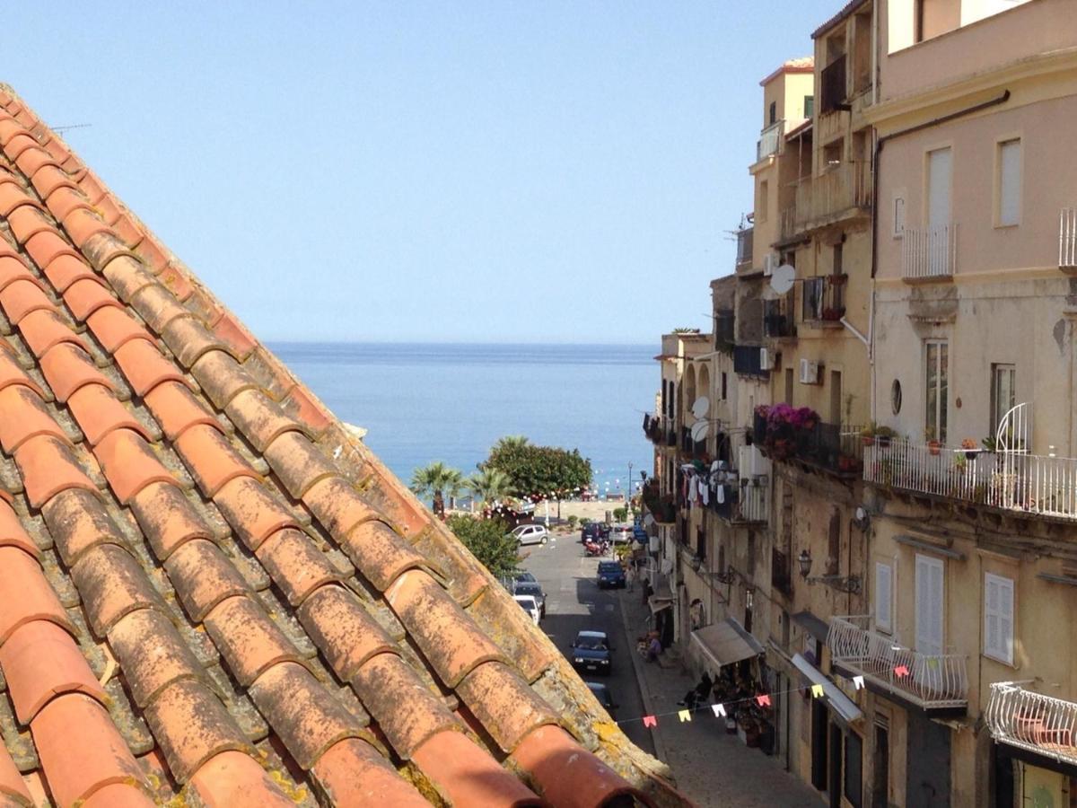 La "Casetta Rossa Del Borgo" Тропеа Екстер'єр фото